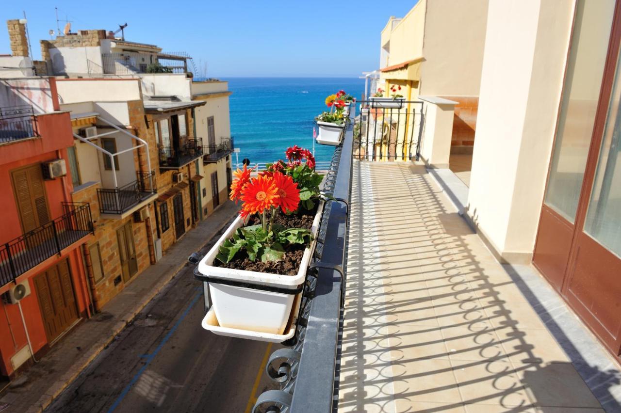 Terra Sinus Holiday House Terrasini Exterior photo